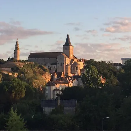 2 Bed Fantastic Roof Terrace-town Centre Montmorillon